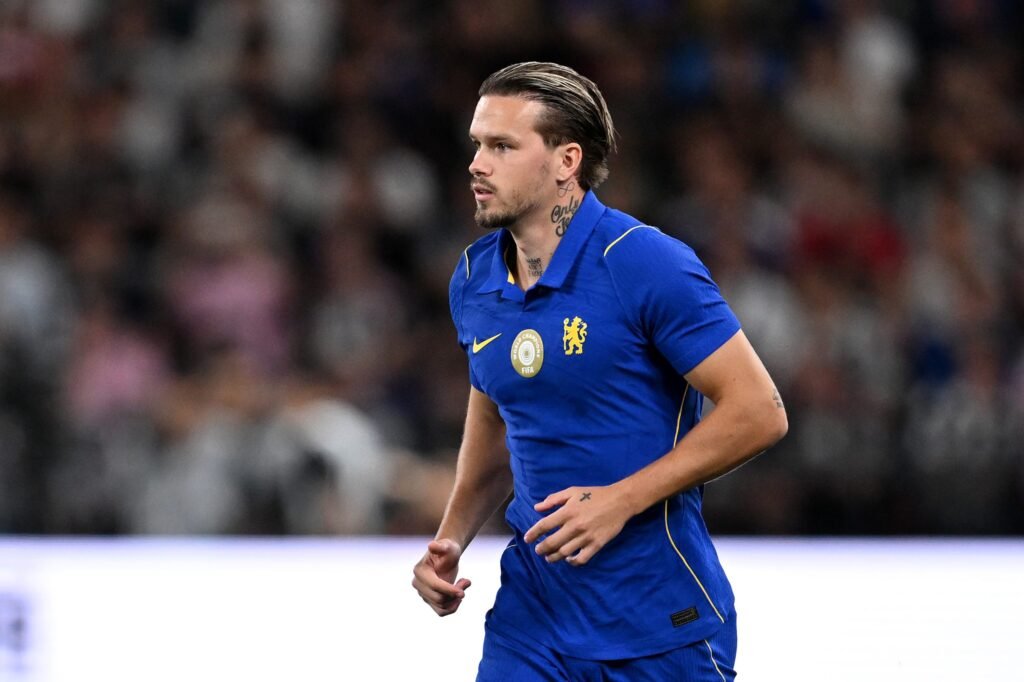 Chelsea winger pushing for Premier League switch over Strasbourg Mykhailo Mudryk of Chelsea enters the pitch