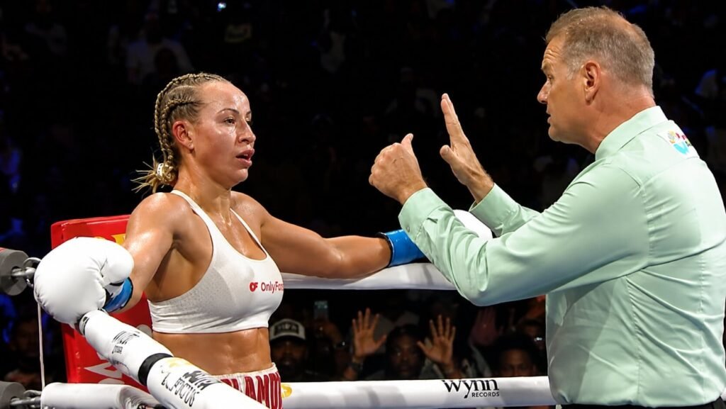 Claressa Shields Overwhelms Scott In Middleweight Return Claressa Shields Overwhelms Scott In Middleweight Return