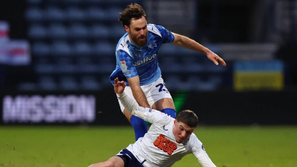 Derby County in talks to sign "magic" former Barnsley star alongside Brereton Diaz