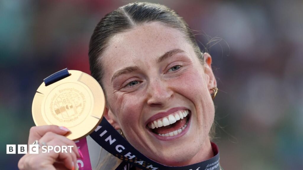 Kate O’Connor celebrates European gold by holding the medal up to her face