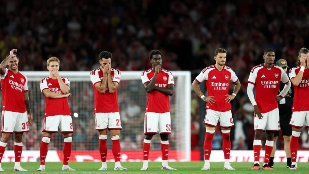Ex-Arsenal right-back close to Premier League return as Everton push for deal Ex-Arsenal right-back close to Premier League return as Everton push for deal