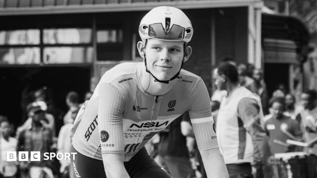 Finlay Tarling: Cycling union CPA calls for better helmets for racers A rolling roadblock at the 2024 national championships