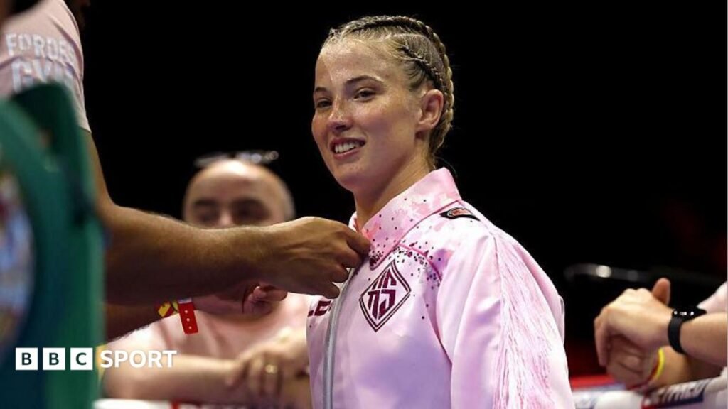 Francesca Hennessy in talks to fight undisputed bantamweight champion Dina Thorslund Francesca Hennessy in the ring before a fight