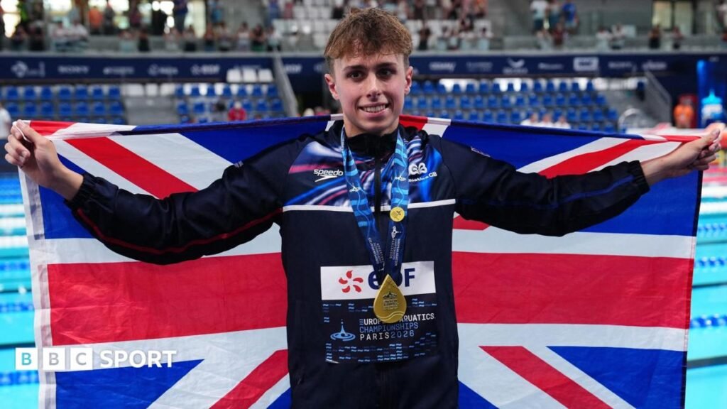 GB teenager Filip Nowacki wins dramatic European gold in 200m breaststroke Filip Nowacki holds the Great Britain flag with his gold medal