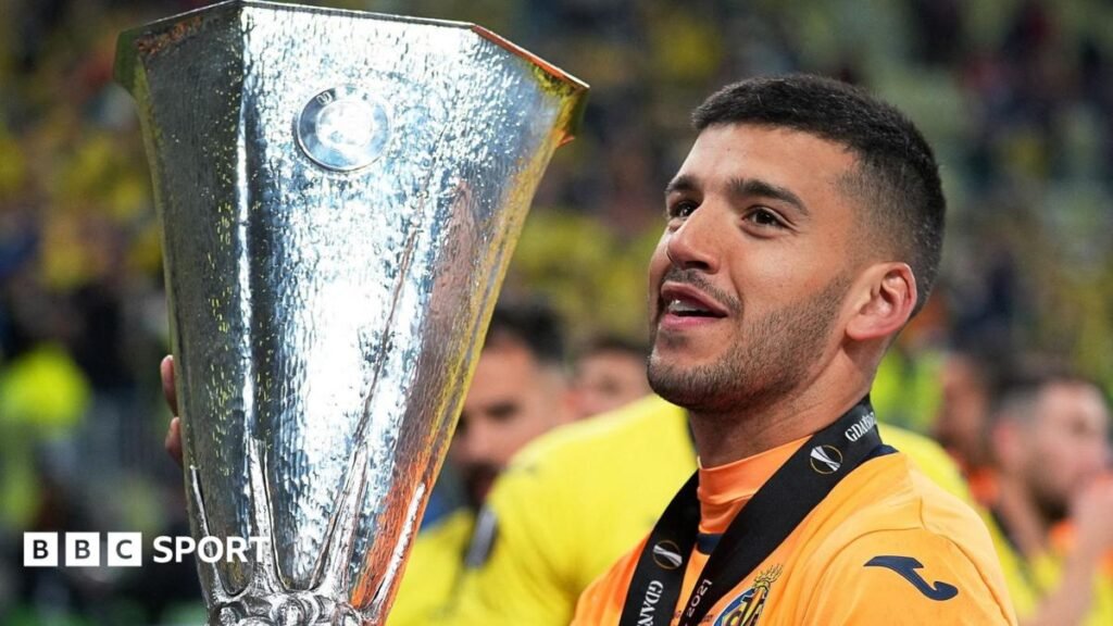 Geronimo Rulli: Man City agree deal to sign Marseille goalkeeper Geronimo Rulli holds the Europa League trophy