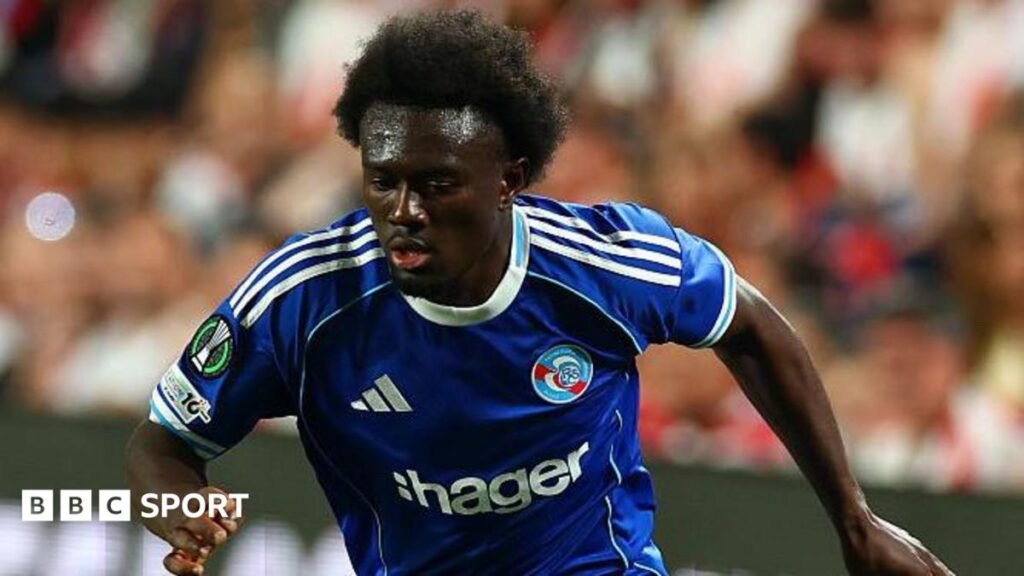 Abdoul Ouattara playing for Strasbourg