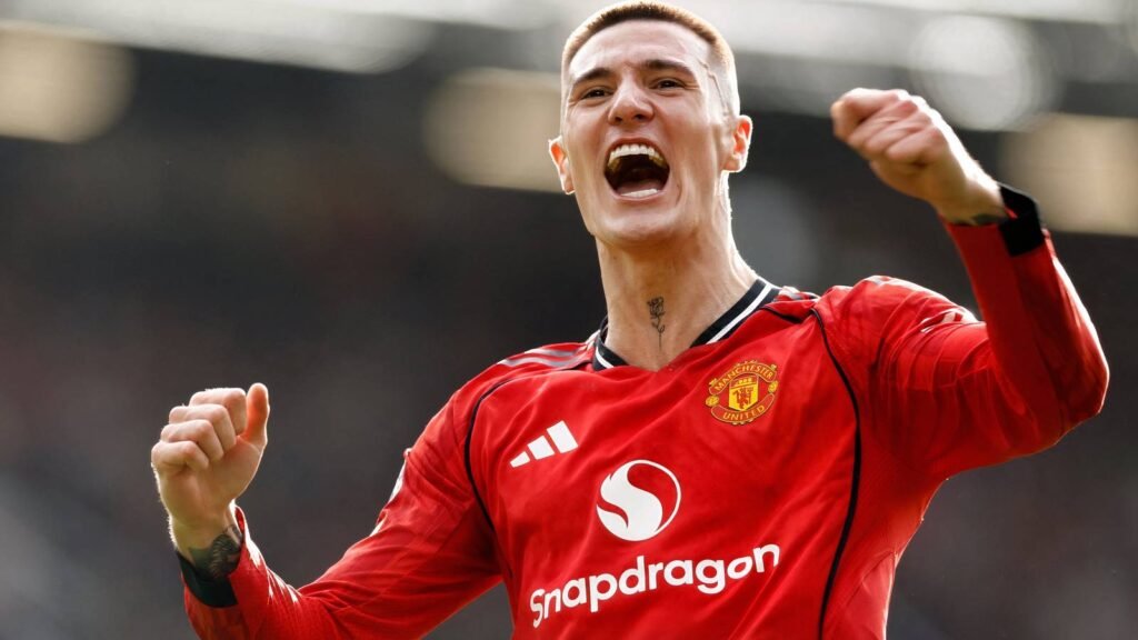 Man Utd now chasing "one of the best CFs in England"