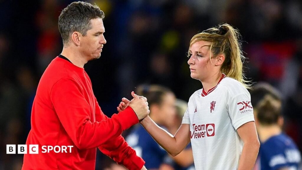 Marc Skinner: Ella Toone ‘grateful’ for ex-manager after his Man Utd departure Marc Skinner shaking hands with Ella Toone