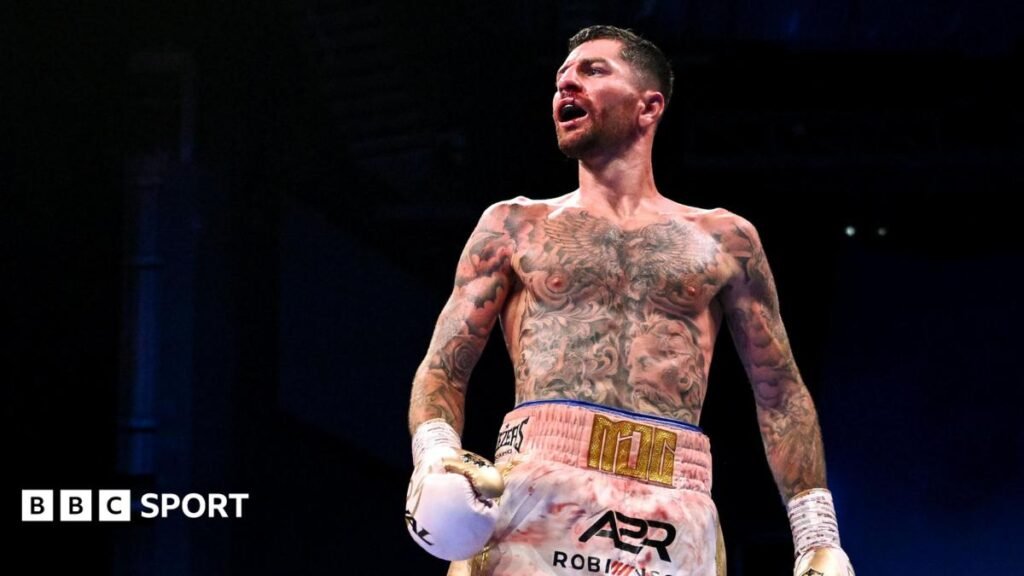 Mark Chamberlain vs Pierce O’Leary: Briton beats Irishman to take IBO light-welterweight belt Mark Chamberlain celebrates after beating Pierce O'Leary in Dublin
