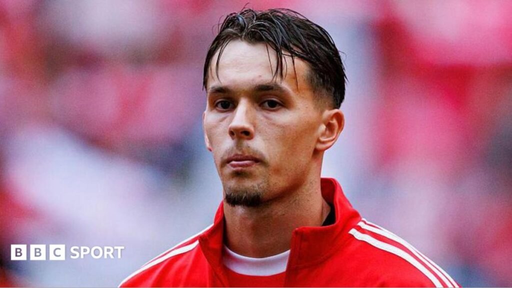 Newcastle United transfer news: Advanced talks in move for Benfica defender Amar Dedic Amar Dedic pictured in a Benfica tracksuit