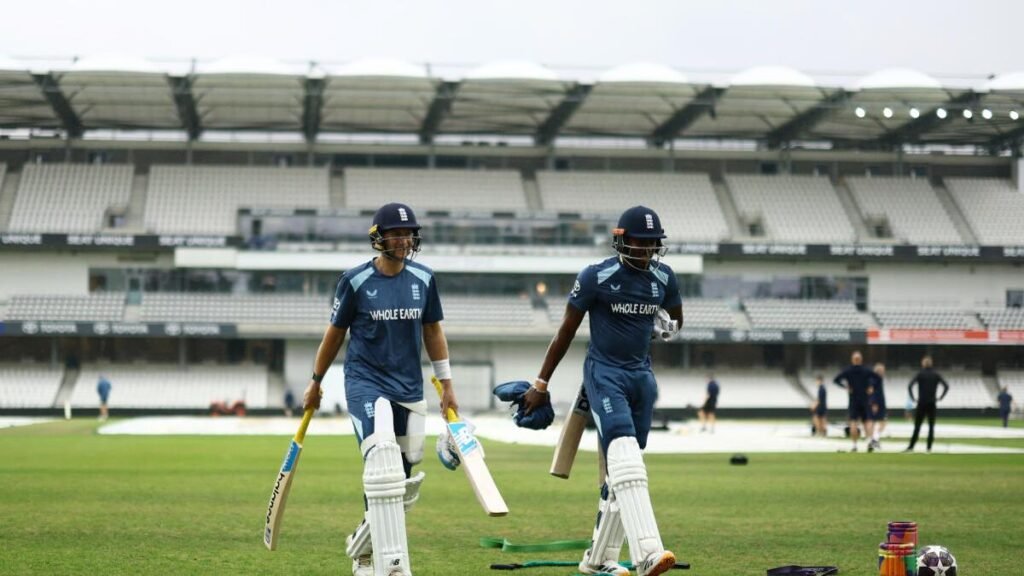 Pakistan, England hope to emerge from red ball strife in Leeds