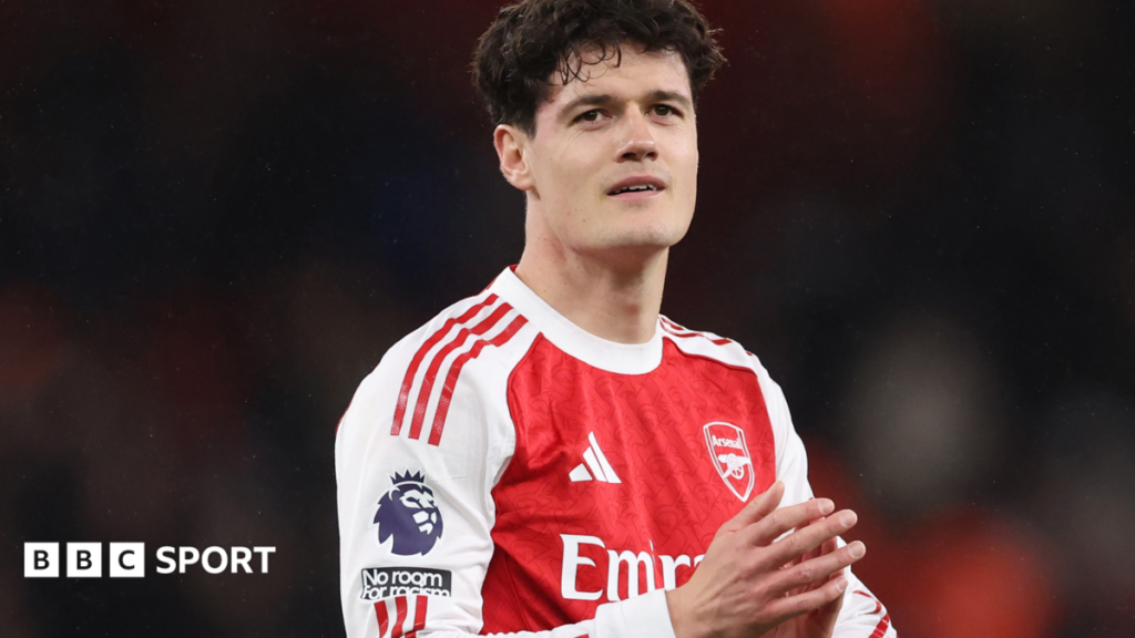 Premier League transfers: Why are some fees undisclosed? Your questions answered AMA banner
