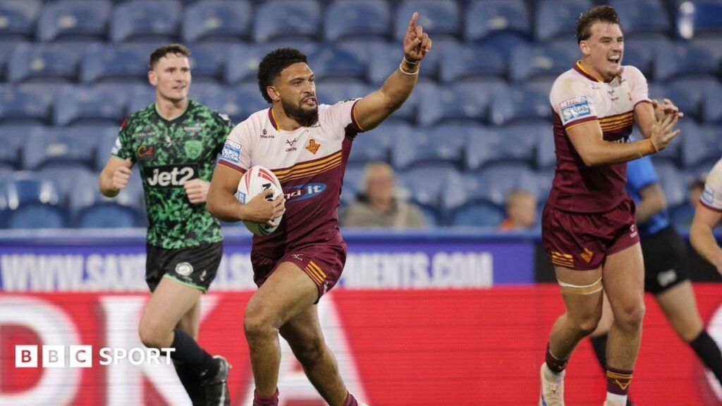 Super League: Huddersfield Giants 30-18 Hull KR Taane Milne celebrating