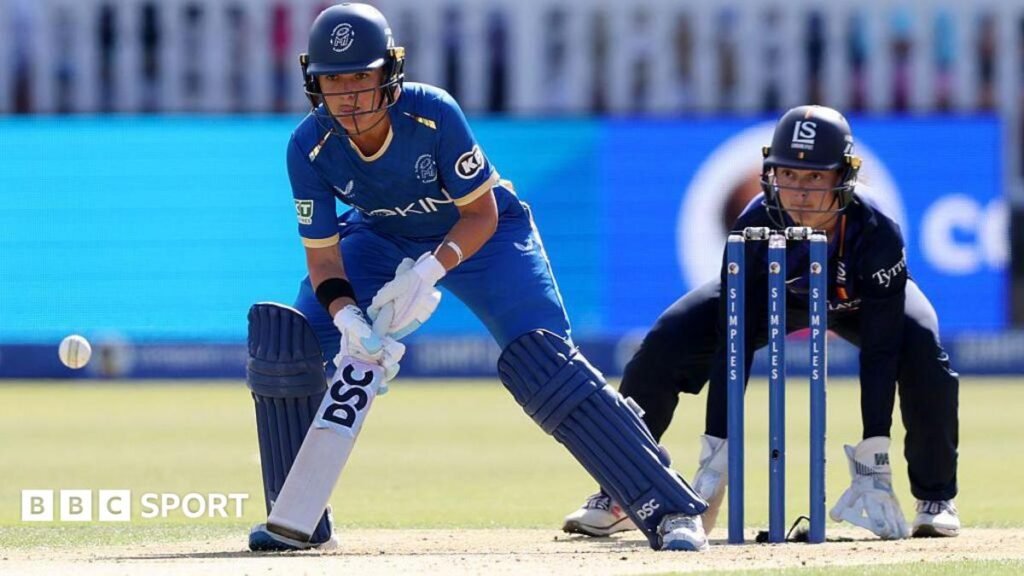 The Hundred 2026 results: Melie Kerr stars as MI London earn first win against London Spirit Melie Kerr batting for MI London