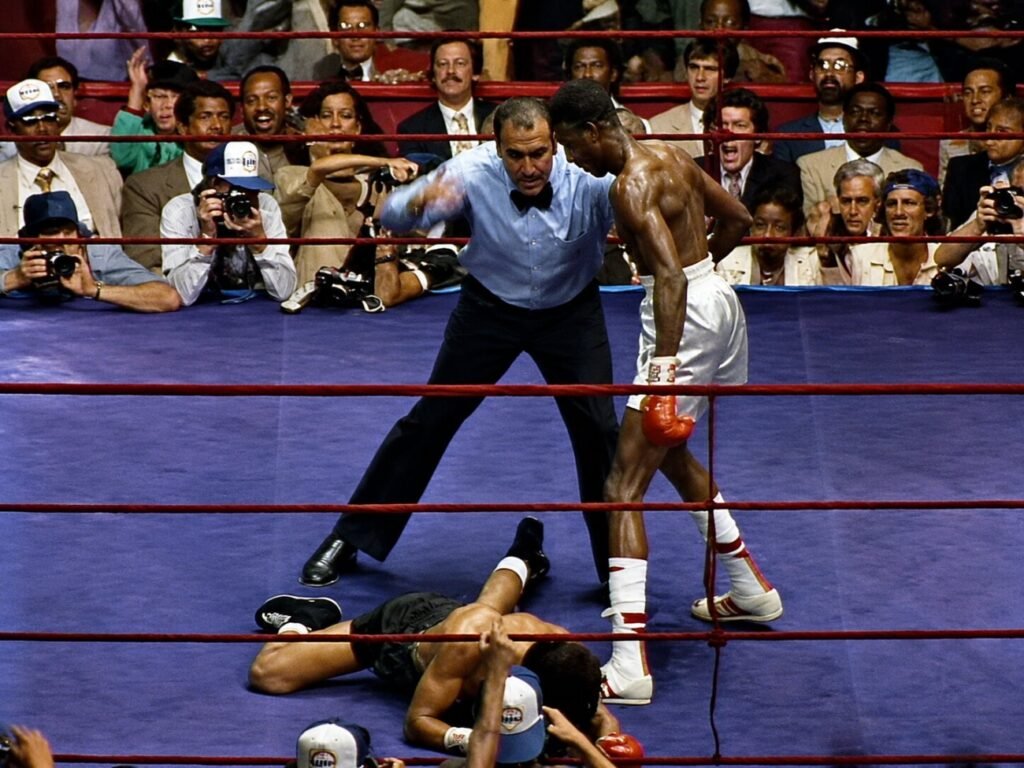 Thomas Hearns Destroys Pipino Cuevas To Win First World Title Image: Thomas Hearns Destroys Pipino Cuevas To Win First World Title