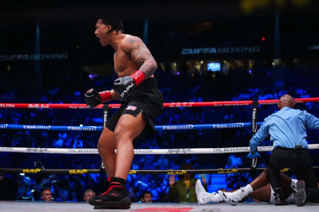 Abass Baraou BEATS Hometown Hero Santillan, Takes WBO Title