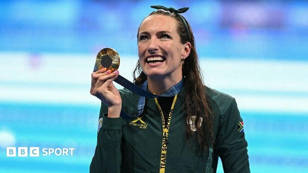 Double Olympic champion Tatjana Smith to come out of retirement and chase LA 2028 spot Tatjana Smith holding her gold Olympic medal at the Paris 2024 Olympic Games