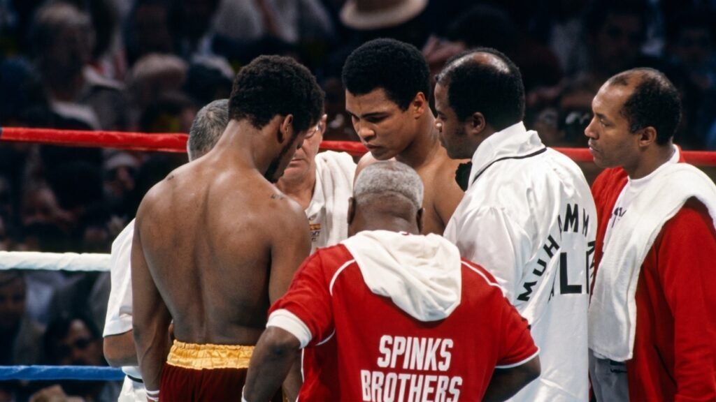 Image: Muhammad Ali Outsmarts Leon Spinks To Make History