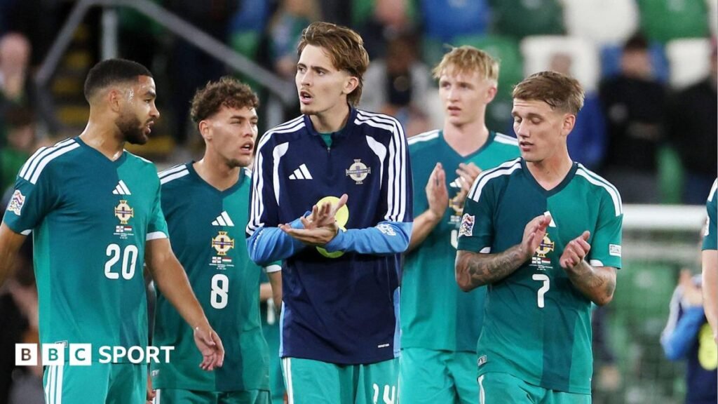 Northern Ireland 0-0 Hungary: Michael O’Neill ‘positive’ as NI maintain unbeaten start Northern Ireland players appluad fans