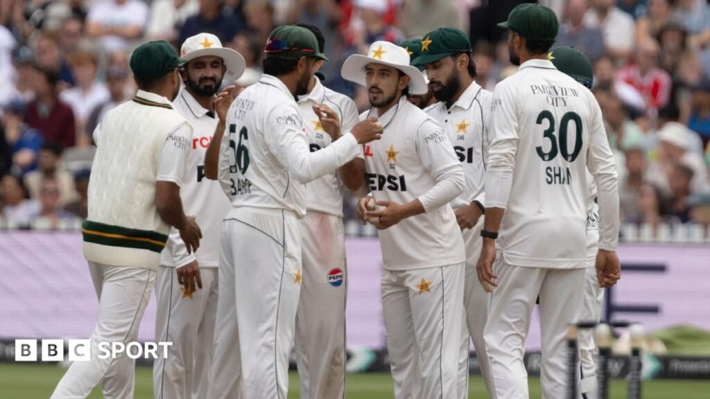 Pakistan investigate ‘discipline and conduct’ on turbulent tour Pakistan cricket team celebrate a wicket