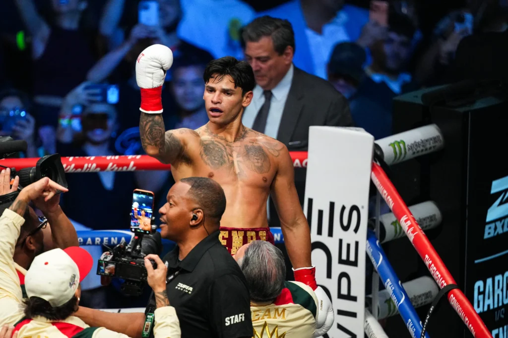Abass Baraou BEATS Hometown Hero Santillan, Takes WBO Title