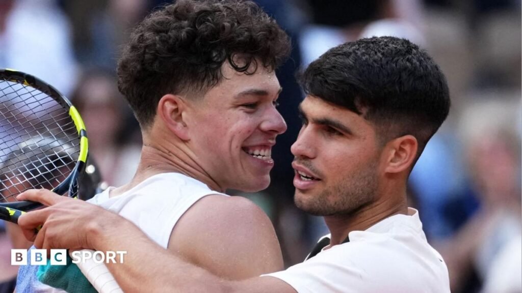 US Open 2026: Carlos Alcaraz can end American dreams by beating Ben Shelton, plus Frances Tiafoe or Alex Michelsen, in New York Ben Shelton and Carlos Alcaraz hug after their 2025 French Open match