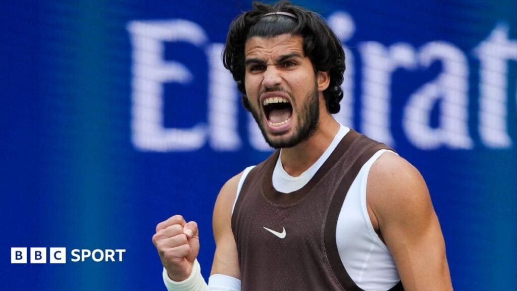 US Open 2026 results: Carlos Alcaraz beats Wu Yibing to reach fourth round, Daniil Medvedev through Carlos Alcaraz celebrates after winning his third-round match at the US Open