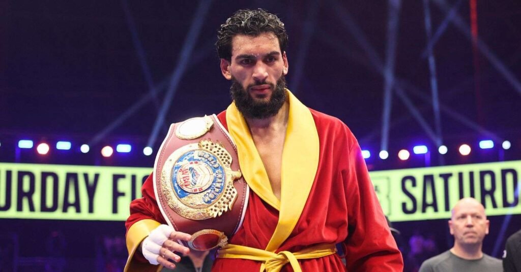 Unbeaten contenders ordered to collide for Hamzah Sheeraz’s vacated world title Unbeaten contenders ordered to collide for Hamzah Sheeraz’s vacated world title