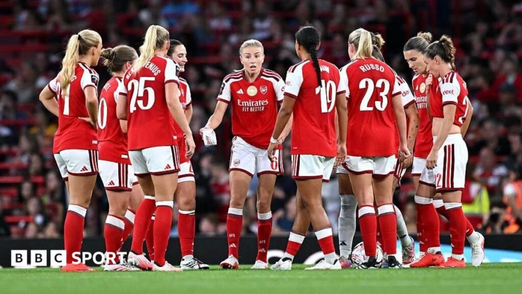 Women’s Super League: Why are Arsenal struggling to score goals? Arsenal's players during their 1-1 draw with Manchester United