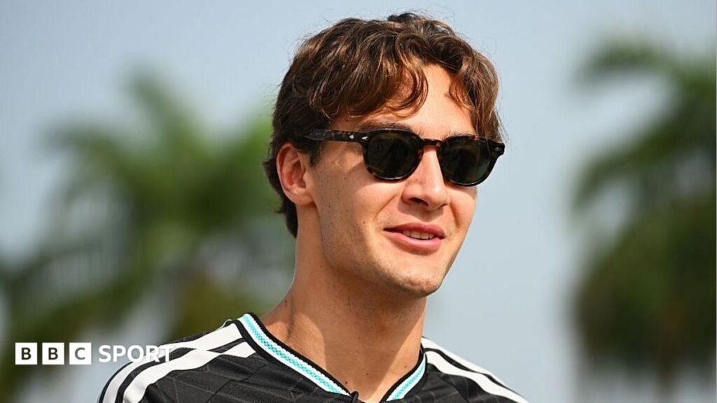 Bahrain Grand Prix in Malaysia: George Russell on confidence George Russell wears sunglasses in the Malaysia paddock