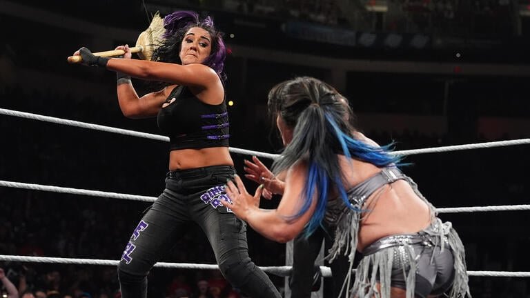 Bayley Defeats Lyra Valkyria With A Statement On Raw; Main Event Title Match Ends In Chaos Bayley Defeats Lyra Valkyria With A Statement On Raw; Main Event Title Match Ends In Chaos