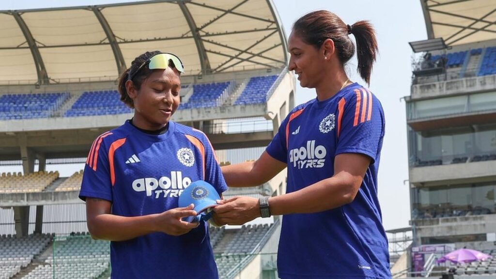 Jintimani Kalita makes India debut in first ODI against Zimbabwe Jintimani Kalita makes India debut in first ODI against Zimbabwe