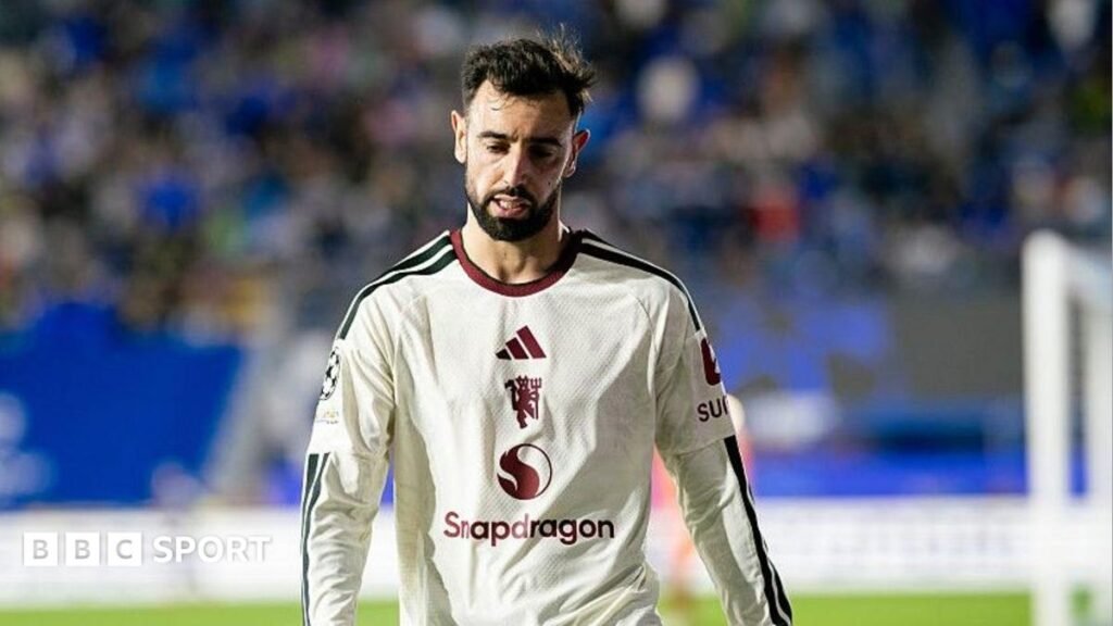 Man Utd captain Bruno Fernandes dropped to bench by manager Michael Carrick Manchester United skipper Bruno Fernandes looking dejected