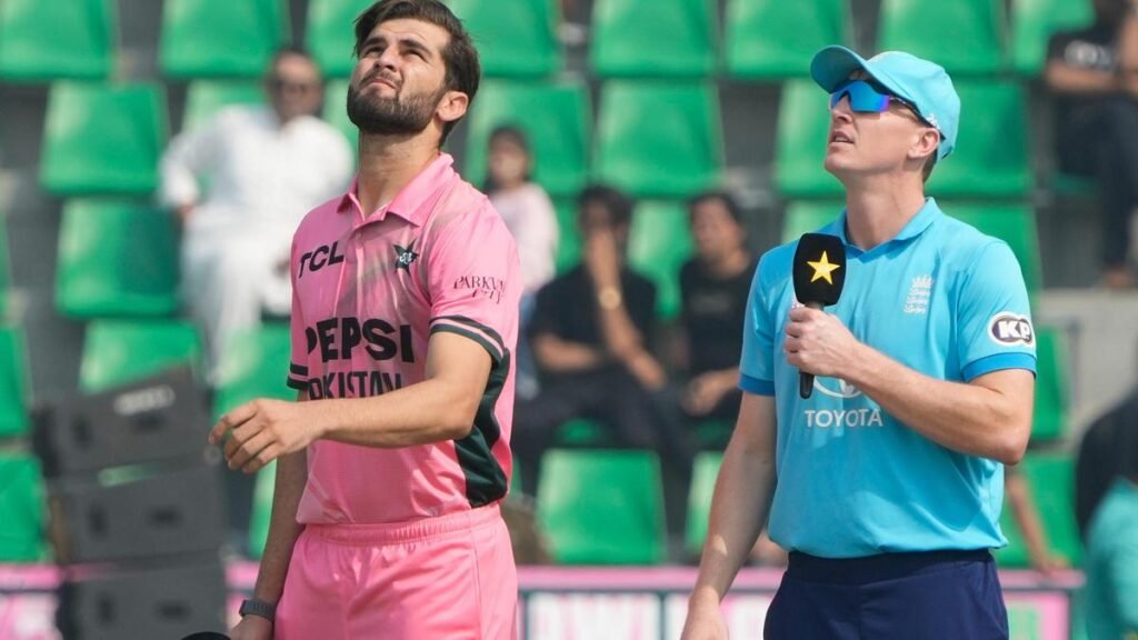 Pakistan vs England, tri-series LIVE score: ENG rocked early, Afridi strikes twice Pakistan vs England, tri-series LIVE score: ENG rocked early, Afridi strikes twice