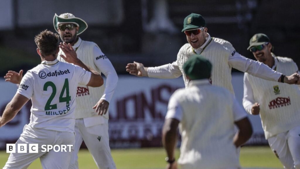 South Africa vs Australia: Hosts win by an innings and 31 runs to level series South Africa celebrate wicket from Wiaan Mulder